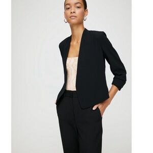 Aritzia Babaton Power Short Blazer Black Womens Size 8